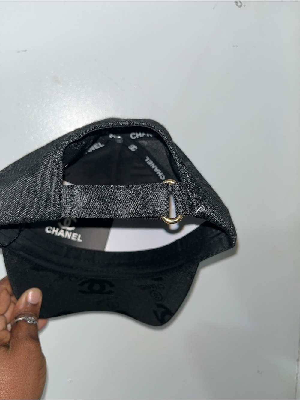 CHANEL Black Cap with White CC Emblem - Picture 2 of 3